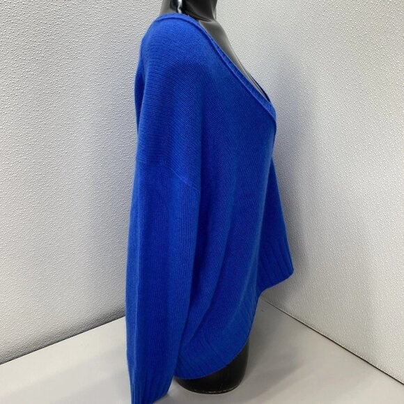 Banana Republic Women’s 100% Cashmere V-Neck Sweater - Picture 6 of 10